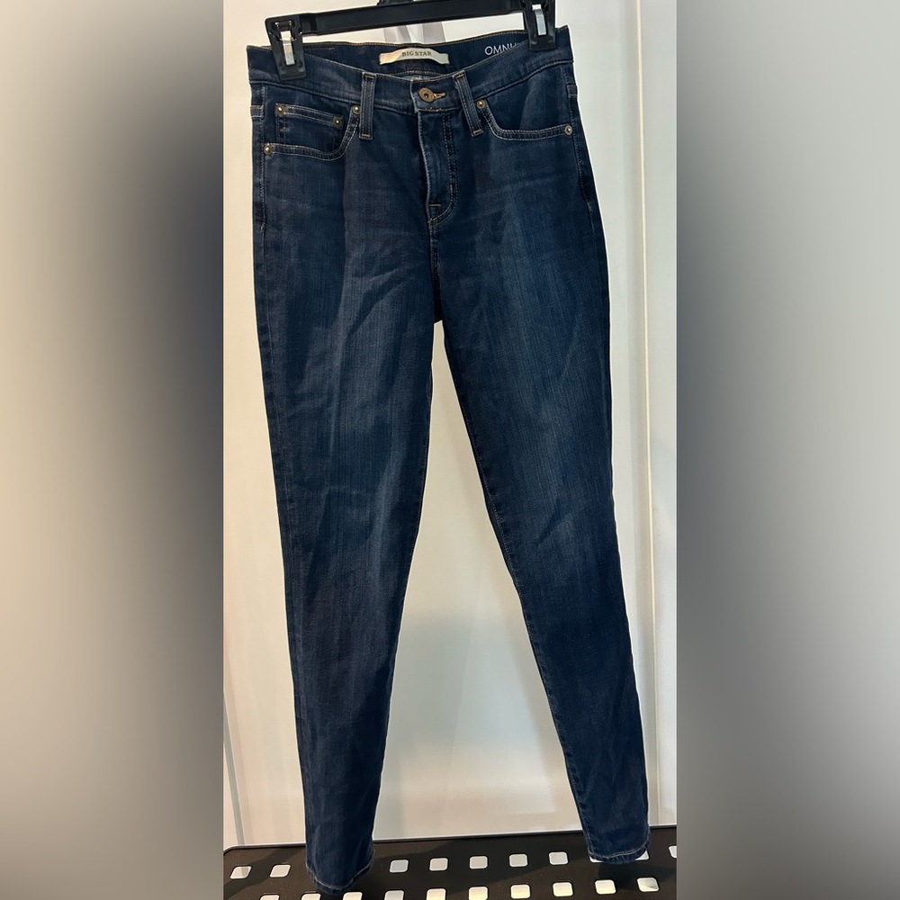 PRICE LOWERED!!  
Big star skinny. 26/29.5” inseam